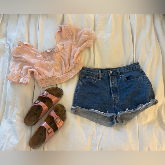 Levi’s hi waisted raw hem denim short shorts - Picture 5 of 7